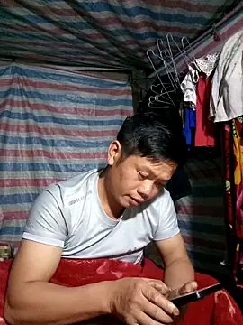 DungLuongg online show from May 4, 2026, 2:53 pm