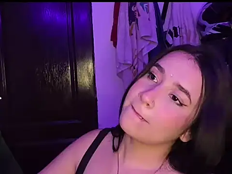 Snapshot of ChloeSnoww chatting on November 13, 2025, 4:16 am ChloeSnoww online show from November 13, 2025, 4:16 am