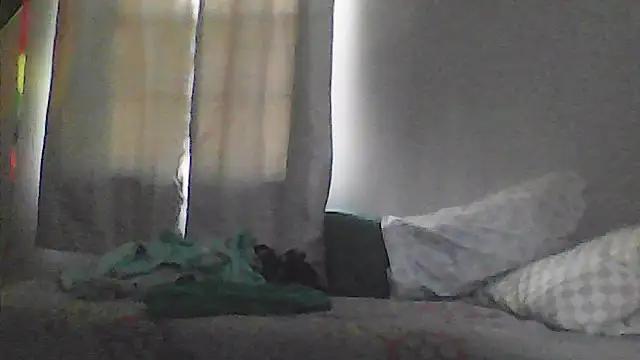 Snapshot of sarahkat86 chatting on April 3, 2026, 10:05 pm sarahkat86 online show from April 3, 2026, 10:05 pm