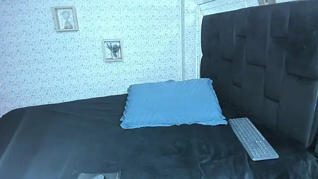 lisa logan online show from December 1, 2025, 4:46 am