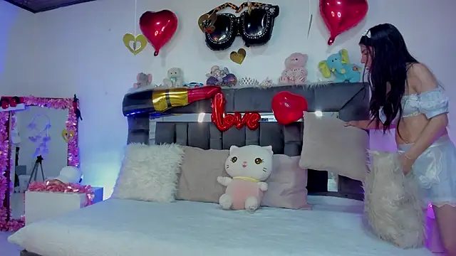 Jade rey  online show from February 13, 2026, 3:39 am