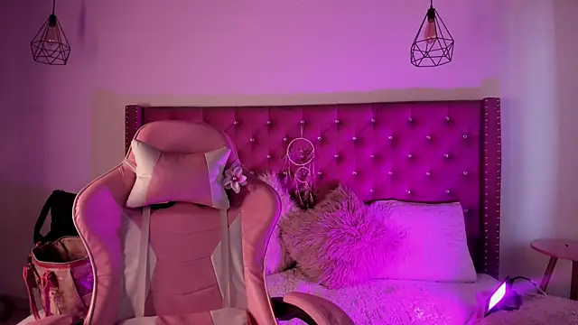 Jade rey  online show from September 25, 2025, 8:37 pm