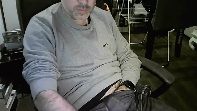 Snapshot of Chrisprngr chatting on November 19, 2025, 6:52 pm Chrisprngr online show from November 19, 2025, 6:52 pm