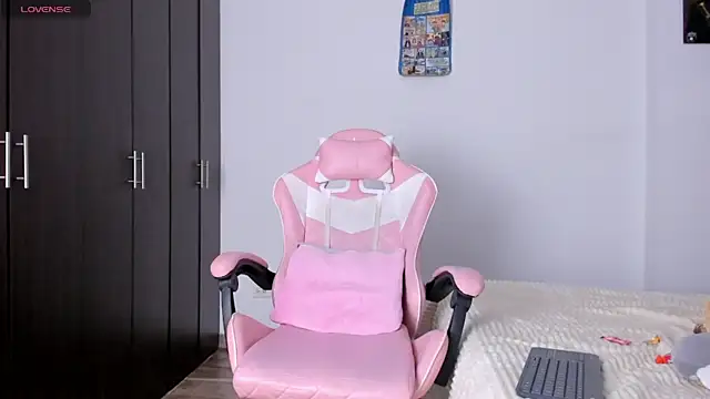 Snapshot of kendal_hot01 chatting on March 12, 2026, 7:07 pm kendal hot01 online show from March 12, 2026, 7:07 pm