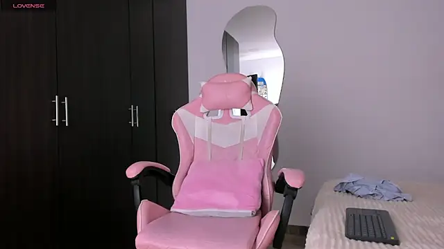 Snapshot of kendal_hot01 chatting on March 27, 2026, 7:15 pm kendal hot01 online show from March 27, 2026, 7:15 pm