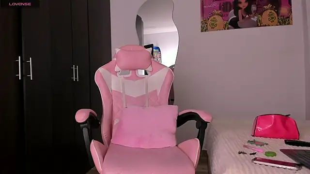 Snapshot of kendal_hot01 chatting on April 9, 2026, 7:53 pm kendal hot01 online show from April 9, 2026, 7:53 pm