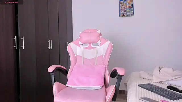 Snapshot of kendal_hot01 chatting on March 24, 2026, 5:13 pm kendal hot01 online show from March 24, 2026, 5:13 pm