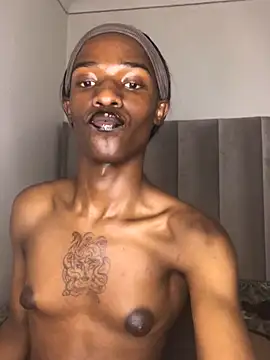 Trans fairy online show from October 10, 2025, 8:42 pm