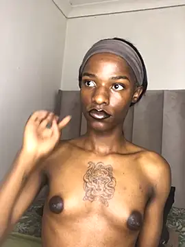 Trans fairy online show from October 12, 2025, 9:21 am