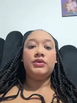 Snapshot of AriaBelle chatting on May 19, 2026, 11:56 pm AriaBelle online show from May 19, 2026, 11:56 pm