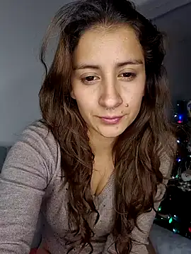 aytanna torrez online show from December 17, 2025, 2:05 am