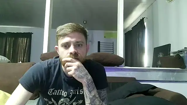 Bikerhot883hd online show from April 15, 2026, 4:11 pm