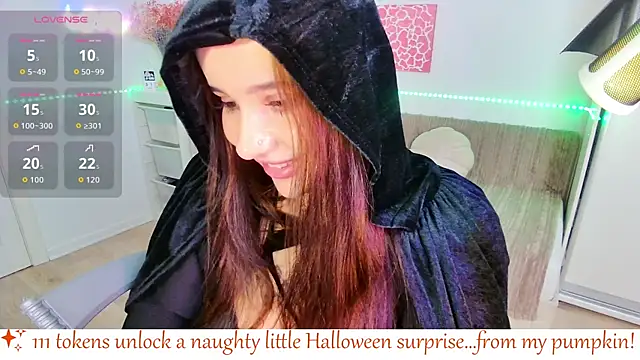 Margott Joy online show from October 31, 2025, 9:43 pm