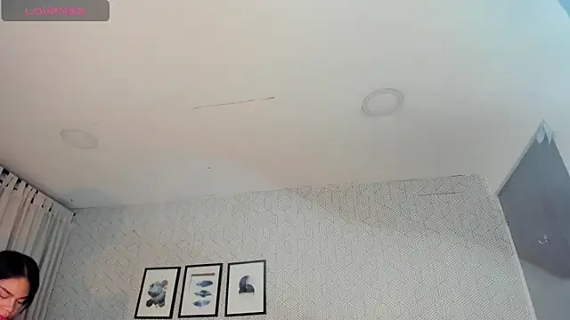 sweet  vanessa1 online show from October 15, 2025, 4:33 am