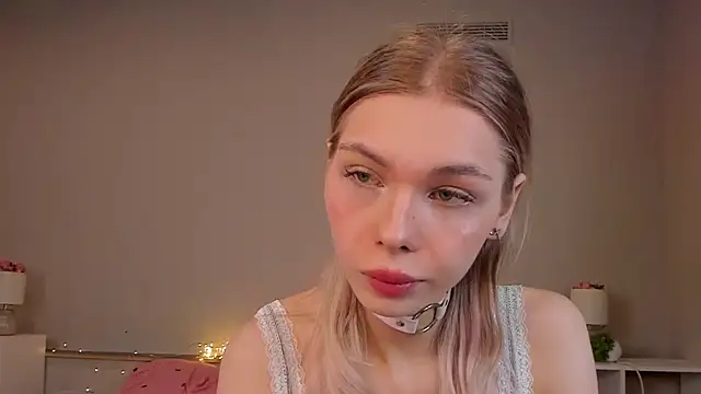 Snapshot of Blondy_Fina chatting on May 1, 2026, 5:56 am Blondy Fina online show from May 1, 2026, 5:56 am