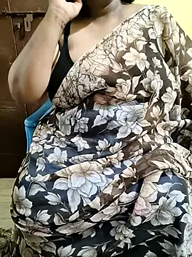 Snapshot of Swapna_Hyd chatting on November 5, 2025, 4:21 pm Swapna Hyd online show from November 5, 2025, 4:21 pm