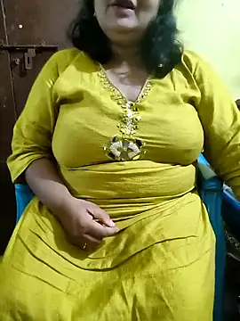 Snapshot of Swapna_Hyd chatting on October 19, 2025, 9:45 am Swapna Hyd online show from October 19, 2025, 9:45 am