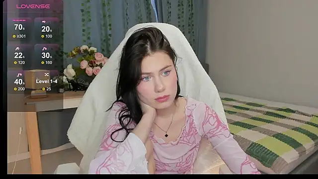 Snapshot of Vanellopes chatting on February 18, 2026, 1:29 pm Vanellopes online show from February 18, 2026, 1:29 pm