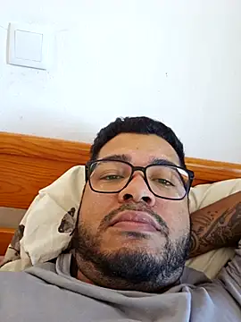 Snapshot of EbanoENeves69 chatting on November 18, 2025, 10:07 am EbanoENeves69 online show from November 18, 2025, 10:07 am