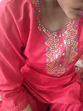 Snapshot of Neha_Tyagi chatting on October 7, 2025, 4:57 am Neha Tyagi online show from October 7, 2025, 4:57 am