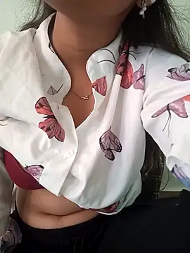 Snapshot of Neha_Tyagi chatting on October 5, 2025, 5:31 am Neha Tyagi online show from October 5, 2025, 5:31 am