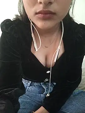 Snapshot of Neha_Tyagi chatting on November 17, 2025, 5:44 am Neha Tyagi online show from November 17, 2025, 5:44 am