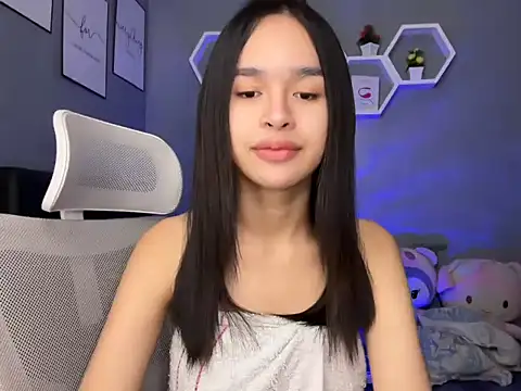 lelasohna online show from November 19, 2025, 1:33 pm