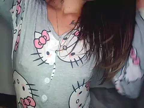 VIOLETT SATOMI online show from November 6, 2025, 4:27 am