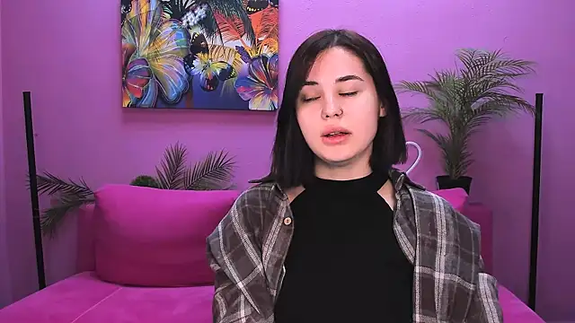 Snapshot of lil_angel_ chatting on November 17, 2025, 9:02 am lil angel online show from November 17, 2025, 9:02 am