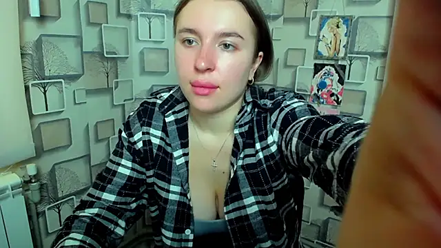 Snapshot of JuliaTopp_ chatting on September 23, 2025, 5:47 am JuliaTopp online show from September 23, 2025, 5:47 am