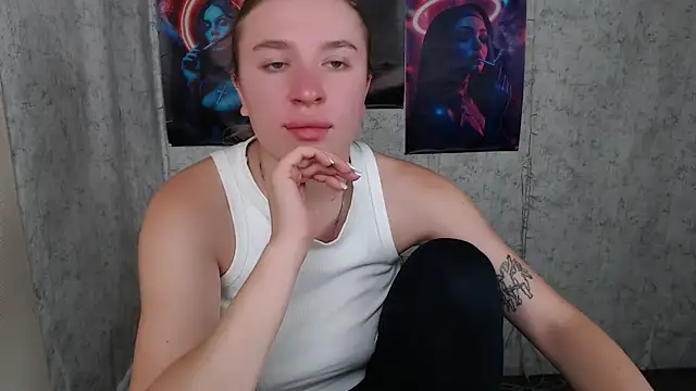Snapshot of JuliaTopp_ chatting on September 15, 2025, 7:47 pm JuliaTopp online show from September 15, 2025, 7:47 pm