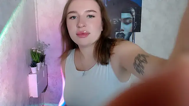 Snapshot of JuliaTopp_ chatting on October 16, 2025, 5:49 am JuliaTopp online show from October 16, 2025, 5:49 am