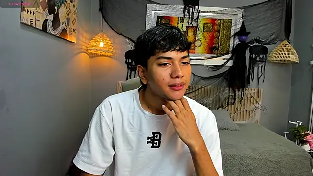 markbowie online show from October 31, 2025, 11:40 am