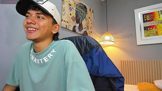 Snapshot of markbowie chatting on January 16, 2026, 1:04 pm markbowie online show from January 16, 2026, 1:04 pm