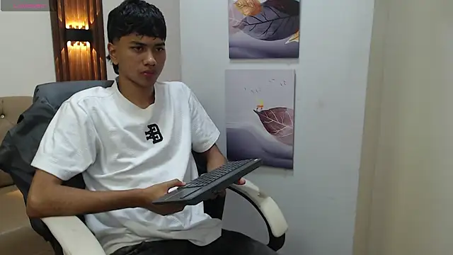 markbowie online show from October 4, 2025, 4:14 am