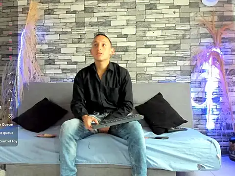 Snapshot of Masterblue_hot chatting on November 1, 2025, 6:24 pm Masterblue hot online show from November 1, 2025, 6:24 pm