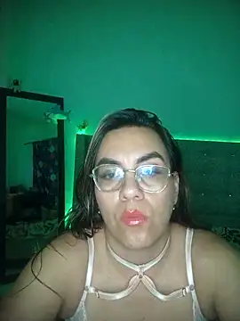 dulcebombomxxx online show from February 22, 2026, 3:31 am