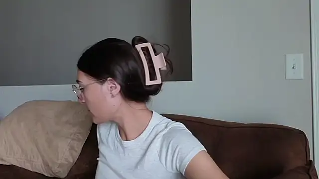 bambifarrina online show from April 24, 2026, 2:30 pm