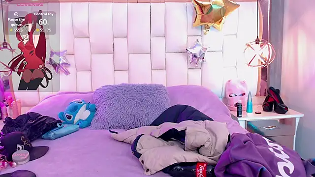 Foxxy Doll online show from November 26, 2025, 7:36 pm