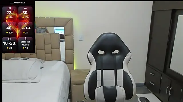 gabrielaponce11 online show from September 15, 2025, 12:00 am