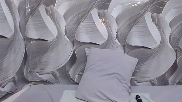 GlowGoddessxx online show from May 11, 2026, 8:59 am