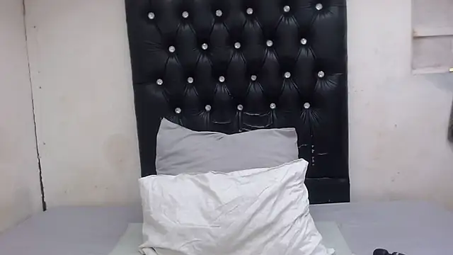 GlowGoddessxx online show from February 23, 2026, 5:30 am