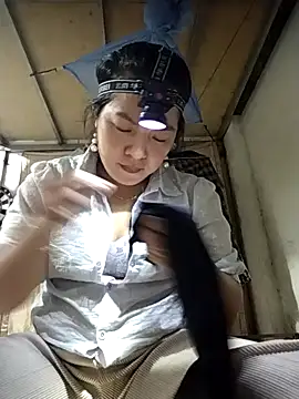 Snapshot of naop04 chatting on October 30, 2025, 11:01 pm naop04 online show from October 30, 2025, 11:01 pm