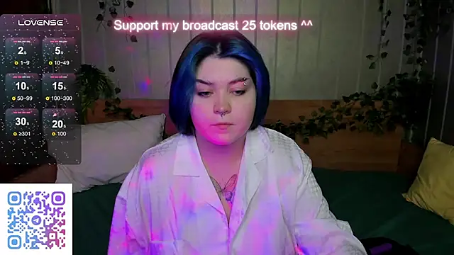 Alisa Monroe online show from October 6, 2025, 8:04 am