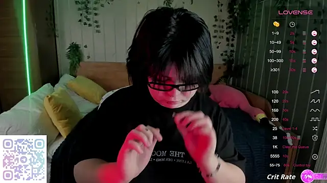 Alisa Monroe online show from November 28, 2025, 1:11 pm