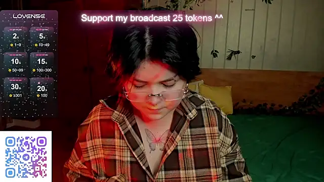 Alisa Monroe online show from October 18, 2025, 2:35 am