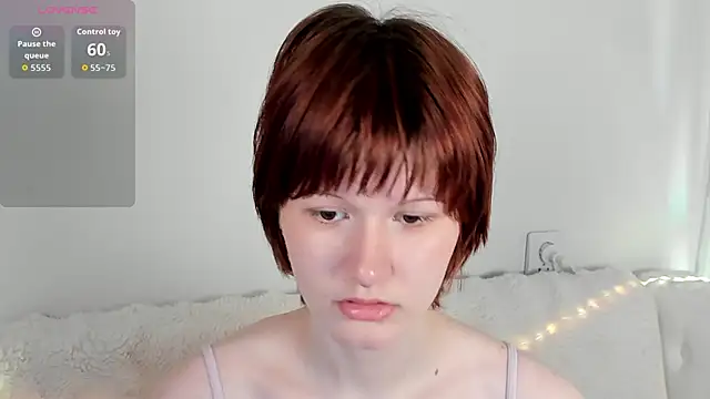 Snapshot of Aria_Vox chatting on June 15, 2026, 10:26 am Aria Vox online show from June 15, 2026, 10:26 am