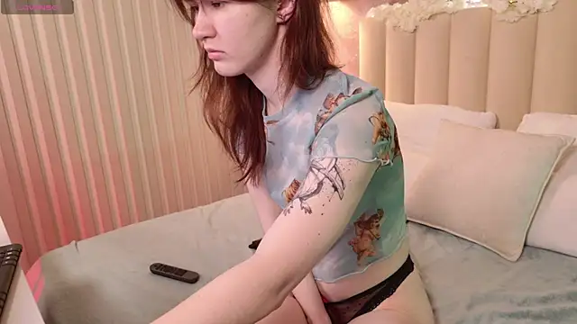 Snapshot of Aria_Vox chatting on September 14, 2025, 3:29 am Aria Vox online show from September 14, 2025, 3:29 am