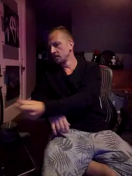 Snapshot of Sinister_Savage chatting on October 9, 2025, 6:58 am Sinister Savage online show from October 9, 2025, 6:58 am