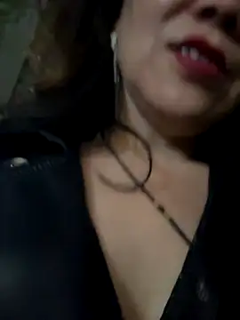 anna yngs online show from November 7, 2025, 11:48 am